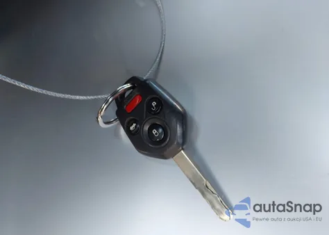 2013 Subaru Outback 2.5I Premium z USA, uszkodzony, nr VIN 4S4BRCCC9D3257647